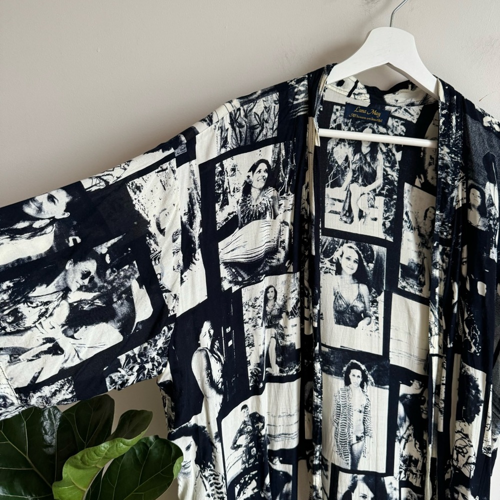 Black and White Graphic Kimono Luna May Belted 100% Rayon Costa Rica Design - Picture 4 of 9